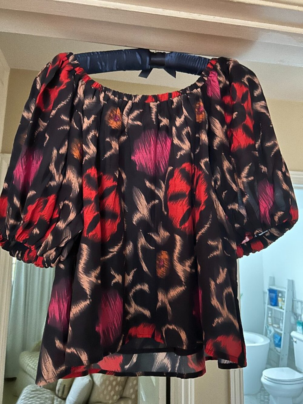VELVET TOP SIZE SMALL NAVY WITH PINK AND RED
